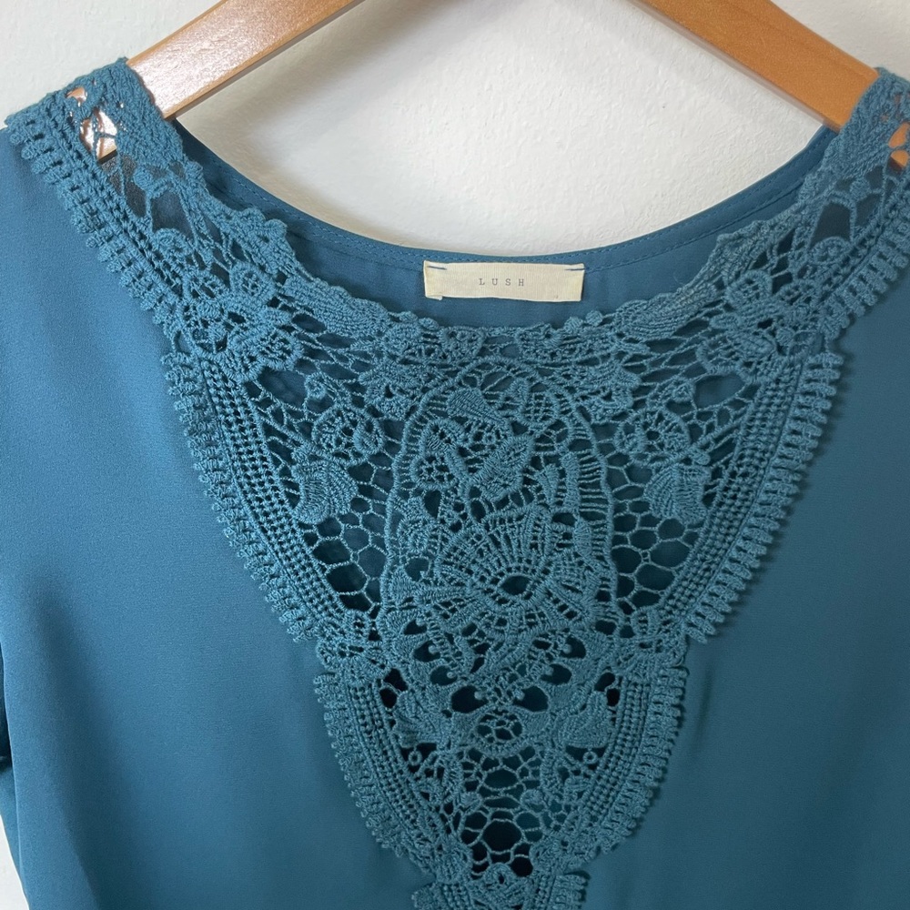 Lush Lace detail crop top - Picture 2 of 6